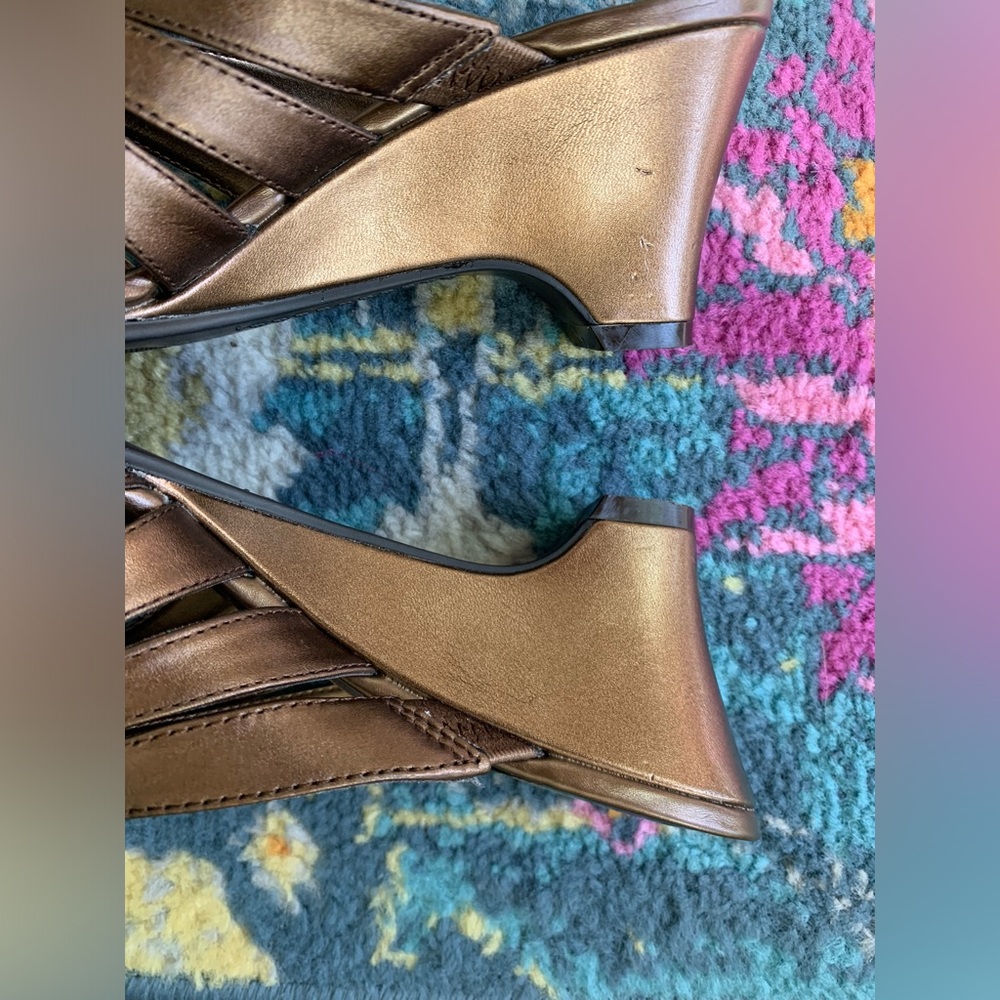 Excellent Condition, Life Stride “Natchez-Bronze” Sandal, Comes w/ Box, Size 7.5 - Picture 6 of 8